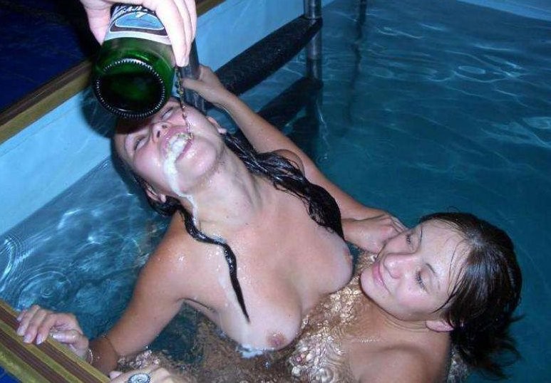 drunk amateur lesbian hot tub Porn Pics Hd